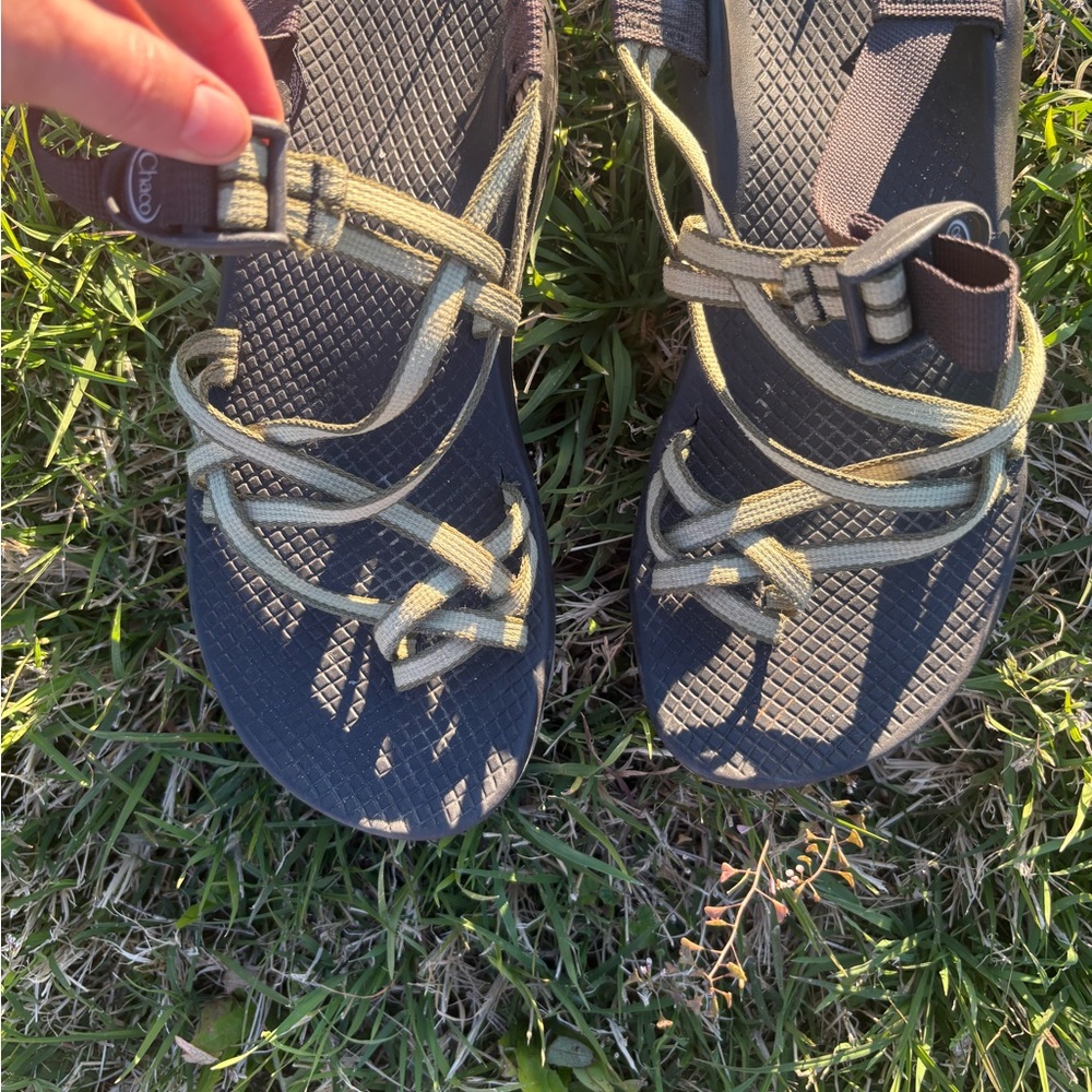 Green Chacos, Outdoor Hiking Shoes, Watershoes, Strappy Sandals, lightly used